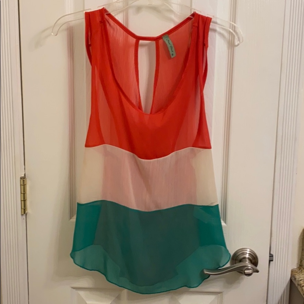 Woman Final touch top sleeveless M cross back